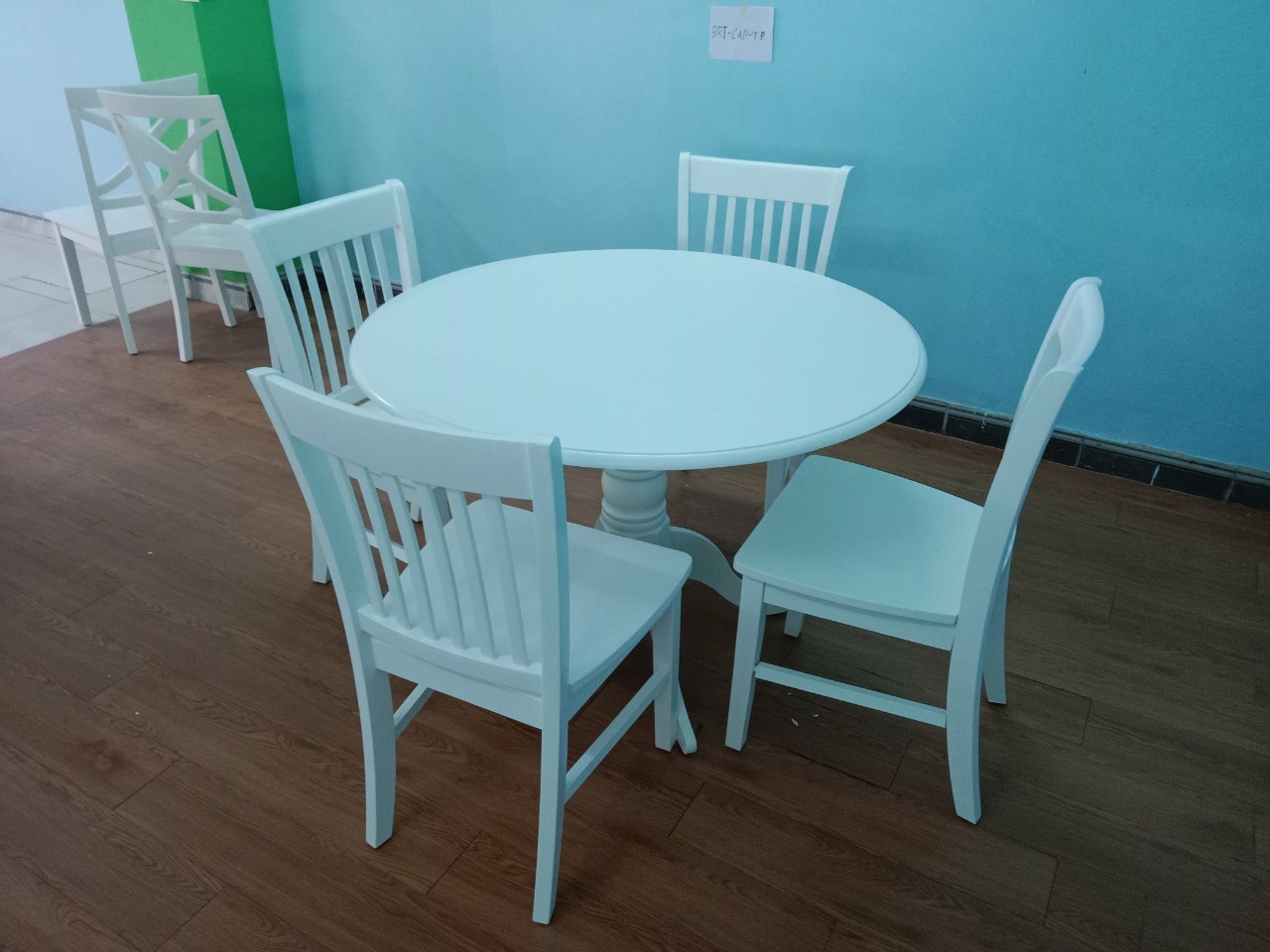 Bộ bàn tròn gấp gọn màu trắng 02
