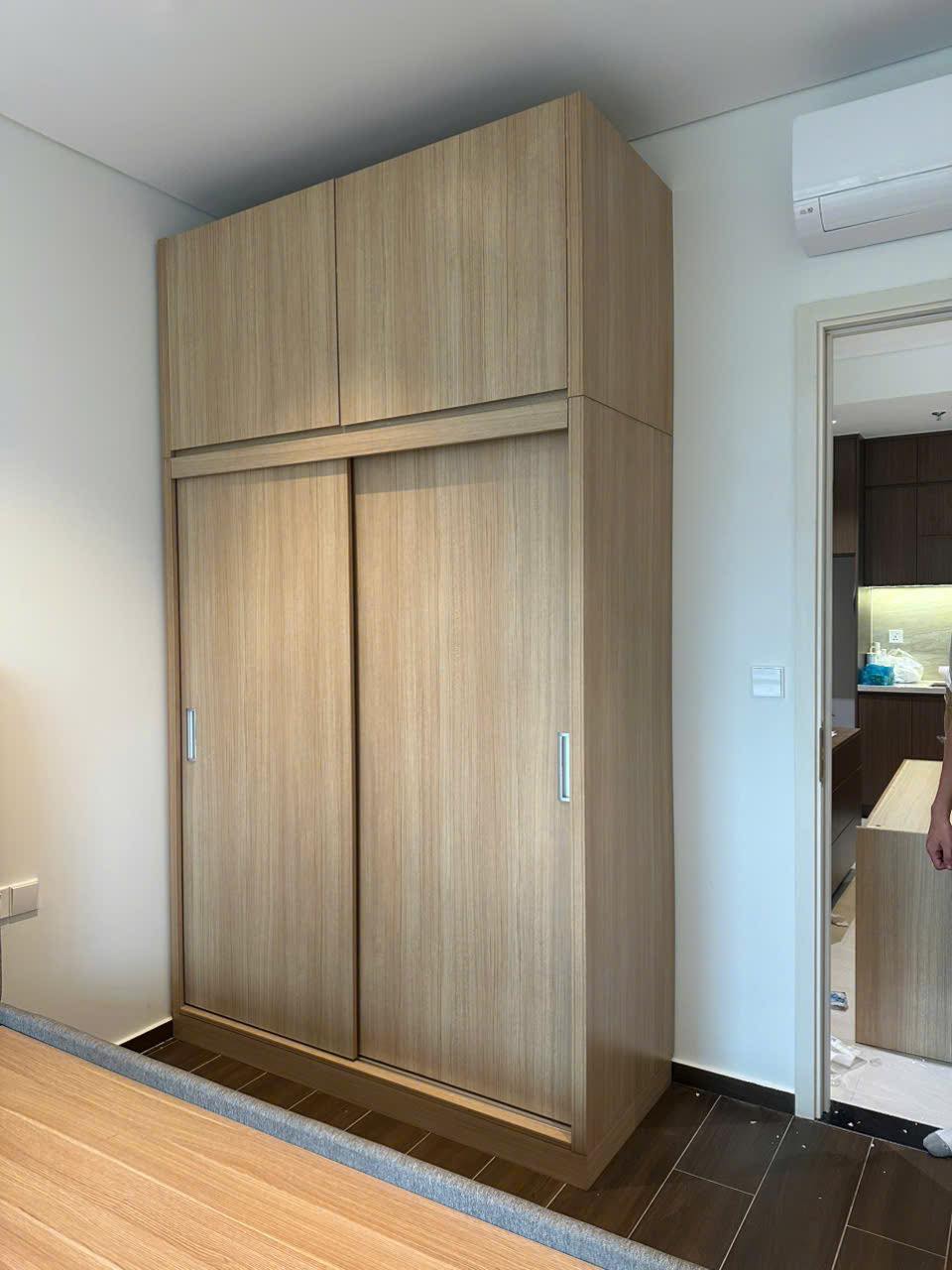 TỦ QUẦN ÁO CỬA LÙA GỖ SÁNG