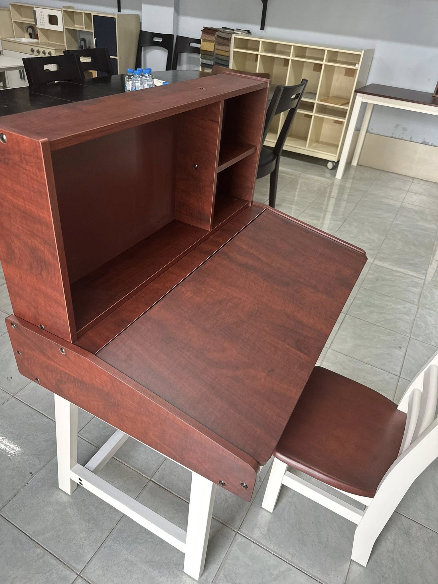 BỘ BÀN HỌC TRẺ EM GỖ TỰ NHIÊN